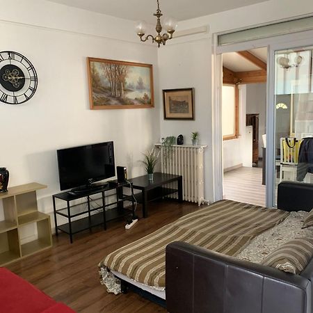 Grand Appartement Avec Terrasse & Jardin A 5 Minutes De Paris Cachan Exterior photo